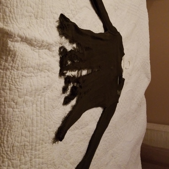 Distressed olive sweater - Picture 2 of 2